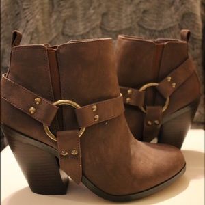 Nasty Gal Brown bootieS BRAND NEW