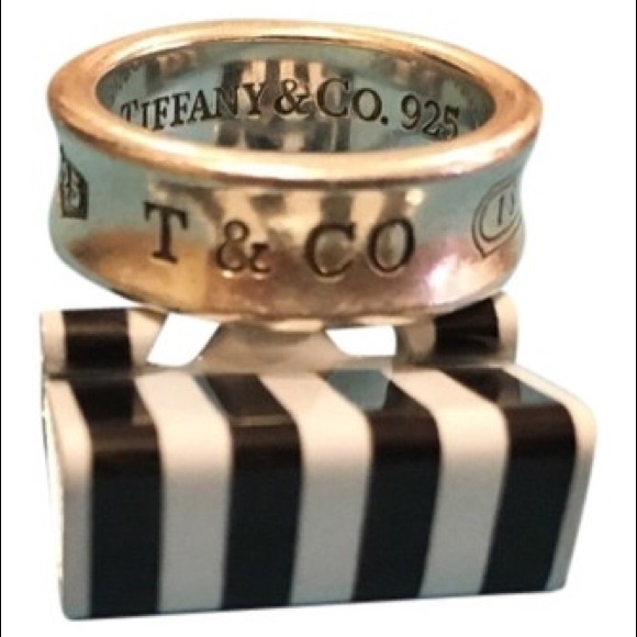 Tiffany & Co. Jewelry - AUTHENTIC Tiffanys ring!! 💍💍💍