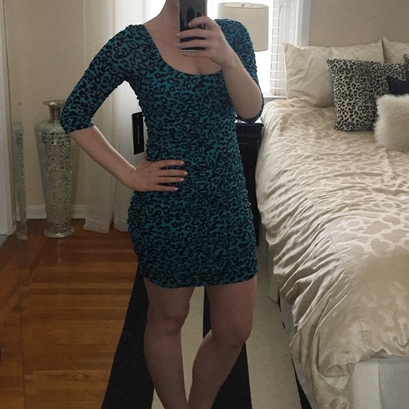 Forever 21 Aqua leopard dress - Picture 4 of 4
