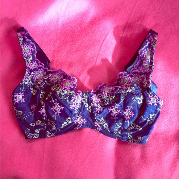 Fredericks of Hollywood size 36DD.