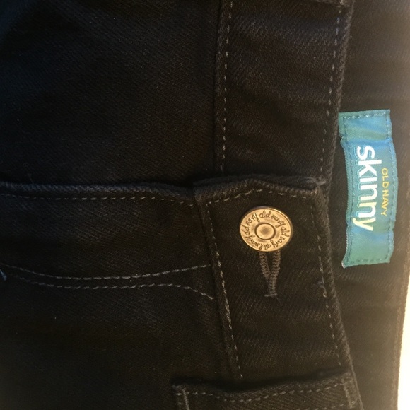 (Kids) size 16 black skinny jeans from old navy