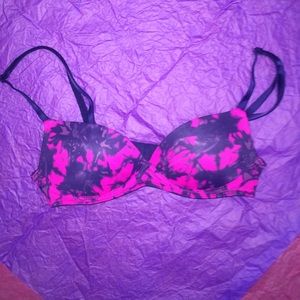 🎀NWOT 32AA wireless bra from PINK🎀