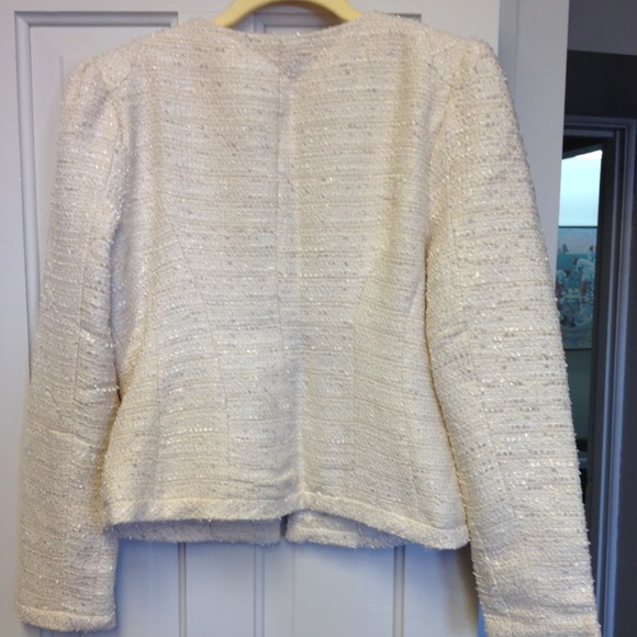 Ivory Blazer/Jacket - Picture 2 of 3