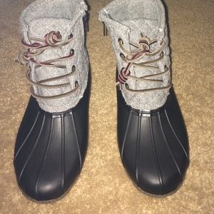 Steve Madden duck boots |size 8| NOT IN BOX|