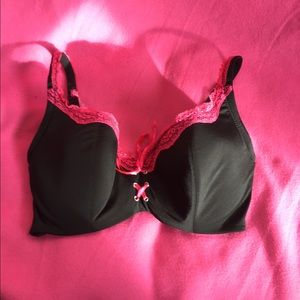 Fredericks of Hollywood size 38DD/E