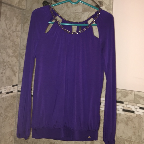 Guess dark purple blouse with gold chain - Picture 1 of 3