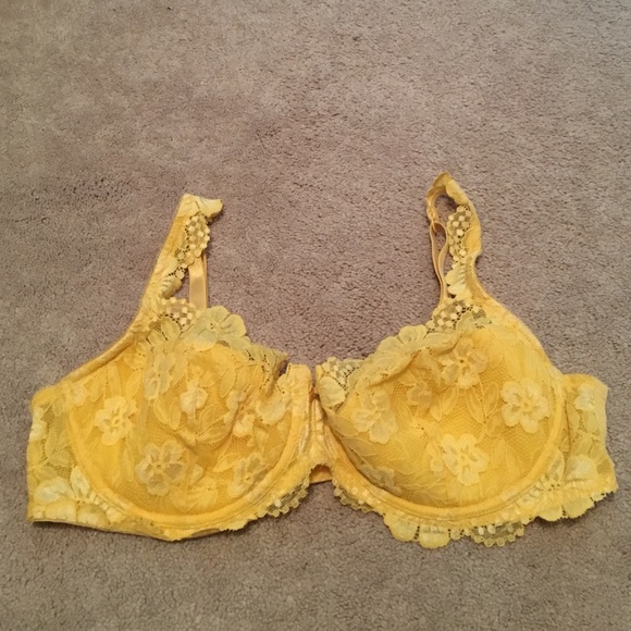 Victoria secret bra .