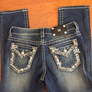 Miss Me Boyfriend Capri - 27 but fits like 28.