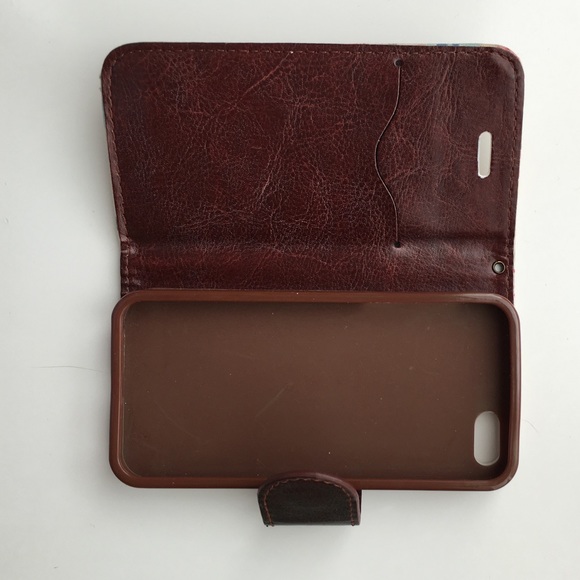 4 iPhone 5 Cases - Picture 2 of 3