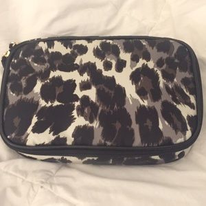 NWT!DVF! Voyage Travel Jewlery Pouch! 🙀🙀