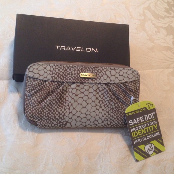 NWT Travelon Security Wallet