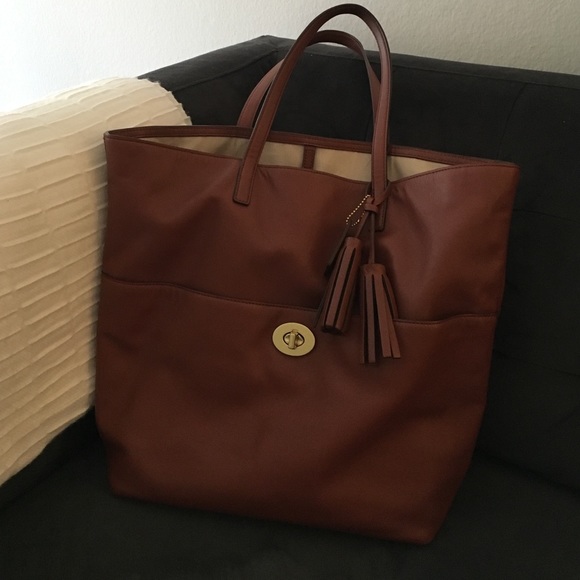 AUTHENTIC COACH BAG