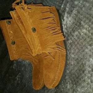 Minnetonka fringe moccasins