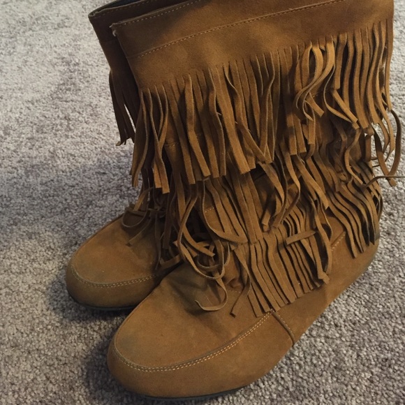 Fringe Moccasin Boots