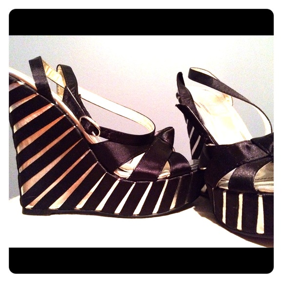 Bakers dress wedges size 6