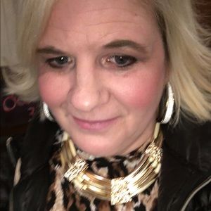 Meet your Posher, Sheila