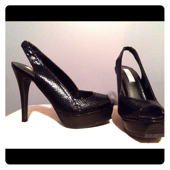 Simply Vera wang sling back heels size 6 1/2