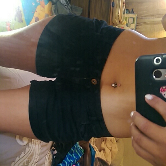 H&M black shorts