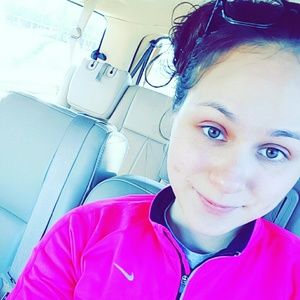 Meet your Posher, Brittney