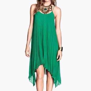 H&M Trapeze Dress and Necklace for @hvincent21