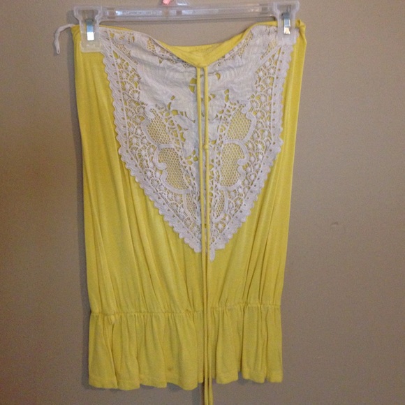 Yellow strapless top with white lace