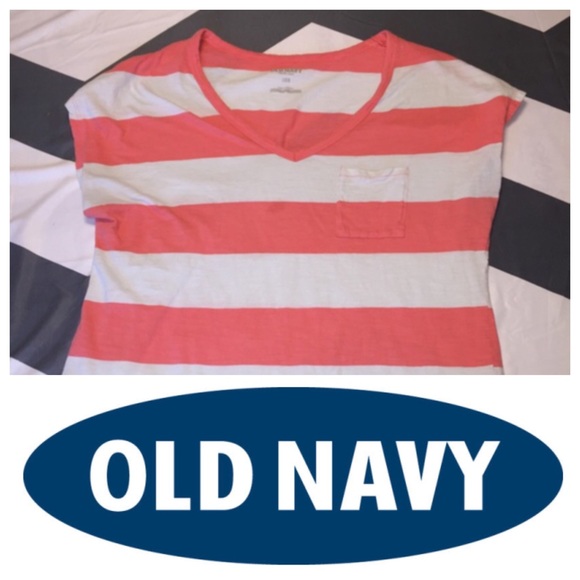 🍹🚢Old Navy V-NECK TEE