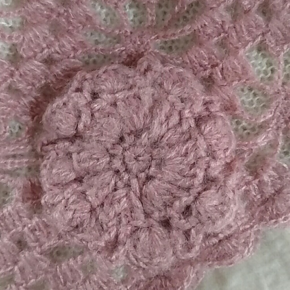 Beautiful hat - Picture 2 of 4