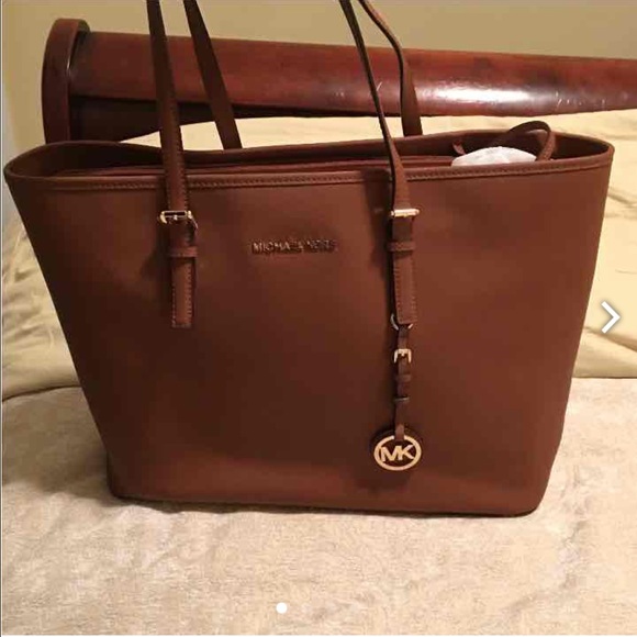 Michael KORS jet set tote! MUST GO! MAKE OFFER
