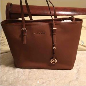 Michael KORS jet set tote! MUST GO! MAKE OFFER