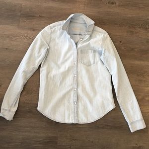 Gap chambray button down size XS