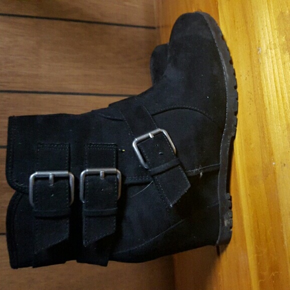 Black boots
