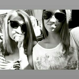 Meet your Posher, Kendra