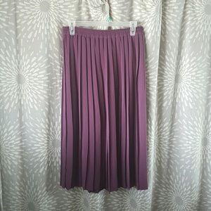 Pleated skirt