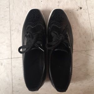 Fleeced black platform shoes