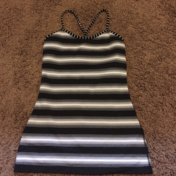 size 4 lululemon tank