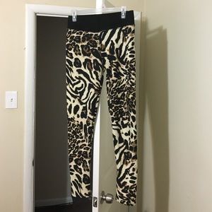 Flock lined leopard tights