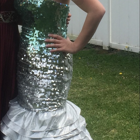 Prom dress! Worn once! - Picture 2 of 3