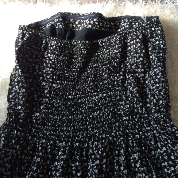 Black & white floral strapless - Picture 2 of 3