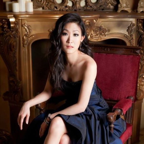 Meet your Posher, Eva