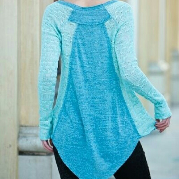 Beautiful Top - Picture 2 of 2
