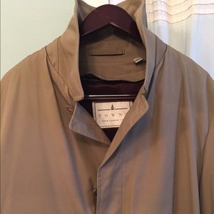 Men's coat. London Fog Towne trench coat.