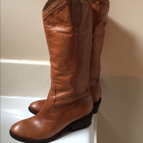 Steve Maddens boots  size 5