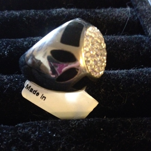 New ring costume jewelry