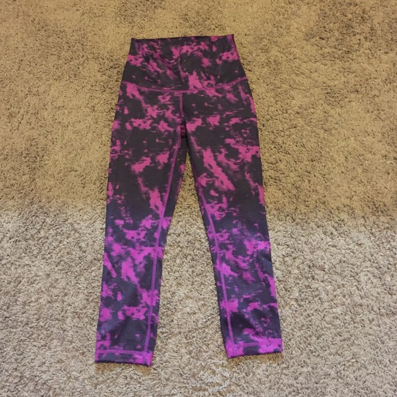 never worn lululemon crop pant