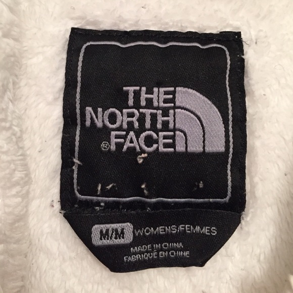 Hooded fuzzy North Face jacket - Picture 3 of 3