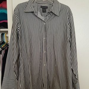 Banana republic black and white button down size m
