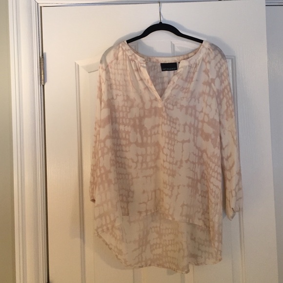Nice top. - Picture 1 of 2