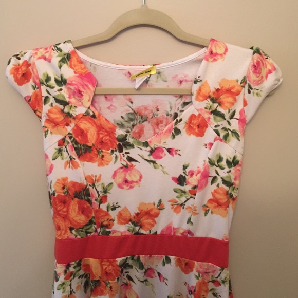 Floral Summer Dress - Picture 2 of 4