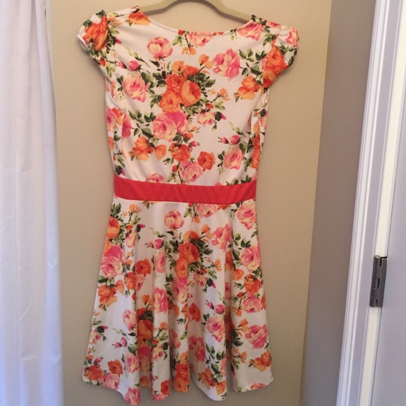 Floral Summer Dress - Picture 4 of 4