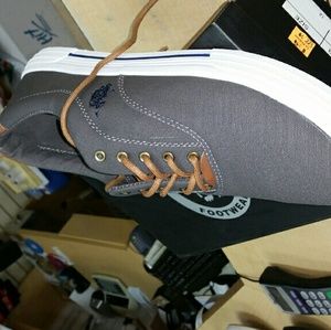 Meet your Posher, Luis